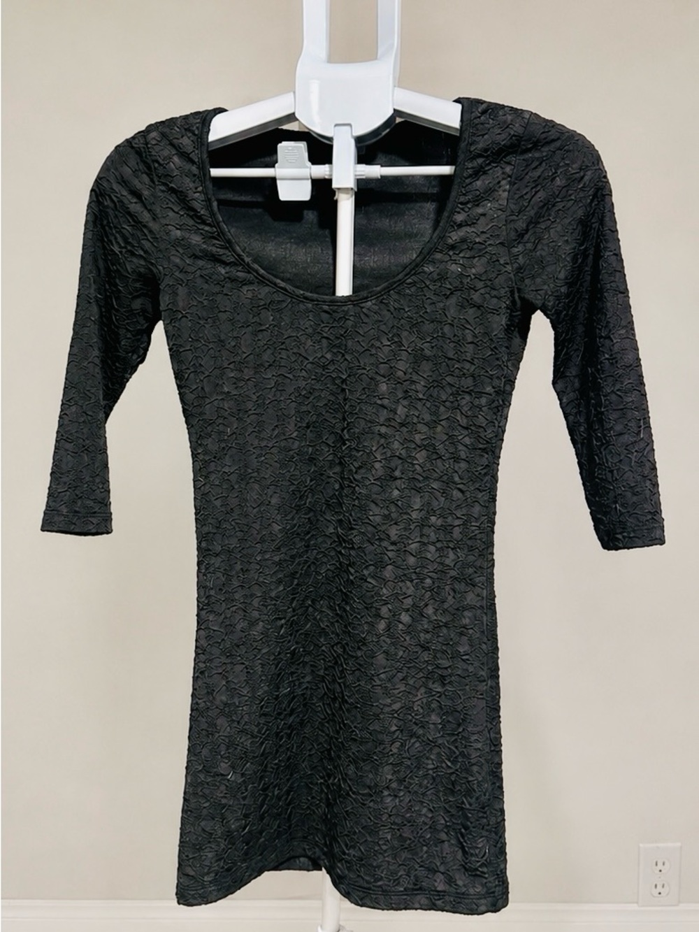 Arden B Black Textured Scoop Neck Mini Dress - 3/4 Sleeves